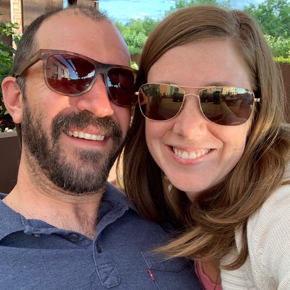 Meet your Posher, Liz - Picture 1 of 2